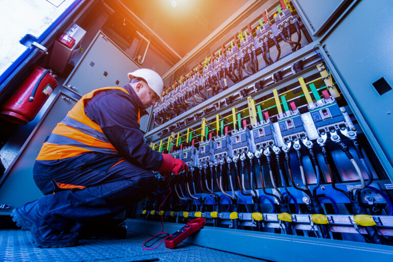 Checking,The,Operating,Voltage,Levels,Of,The,Solar,Panel,Switchgear